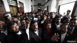 131212101149_bangladesh_304x171_reuters