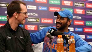 201604010556124038_I-knew-it-was-a-bad-toss-to-lose-Dhoni_SECVPF (1)