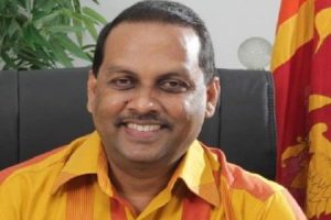 16-1444970253-mahinda-amaraweera234-600-720x480-450x300