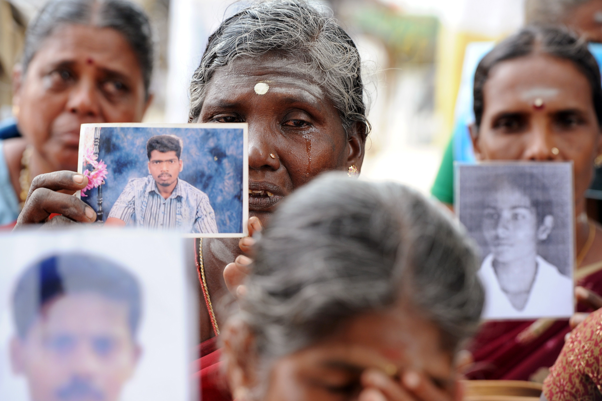 Sri Lankan mothers from the "Dead and Mi