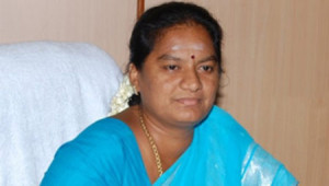 201608130914159097_sasikala-pushpa-mother-hearing-filed-anticipatory-bail_SECVPF-1-450x256