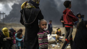 201611051442118501_bombs-hit-convoy-of-displaced-people-in-iraq-kills-18_secvpf